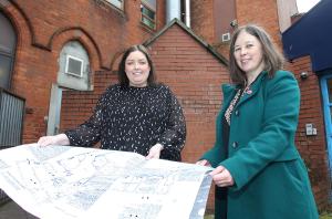 Hargey visits Cultúrlann to view progress on Montague House