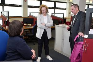 Communities Minister Carál Ní Chuilín has visited Holywood Road Jobs & Benefits office & paid tribute to the essential role her front-line social security staff have played in supporting the vulnerable & continue to play during the COVID-19 